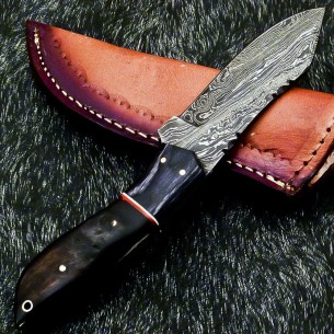 Custom Made Damascus Steel Hunting Skinner Knife With Beautiful Handle & Leather Sheath